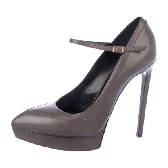 pointed toe platform pumps